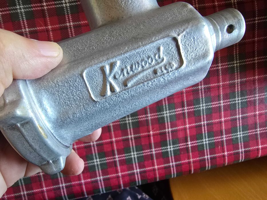 Batedeira Kenwood com todos os acessórios de origem