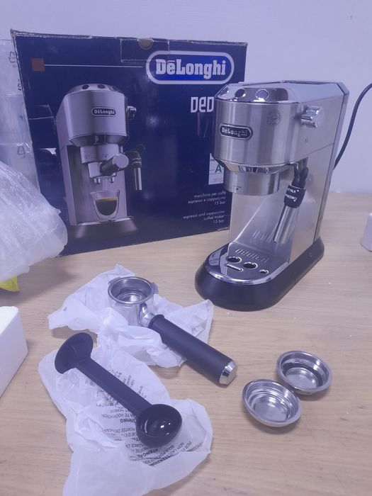 Ріжкова кавоварка DeLonghi EC 685 M Dedica