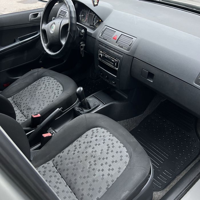 Skoda fabia 2006 ГАРНИЙ СТАН