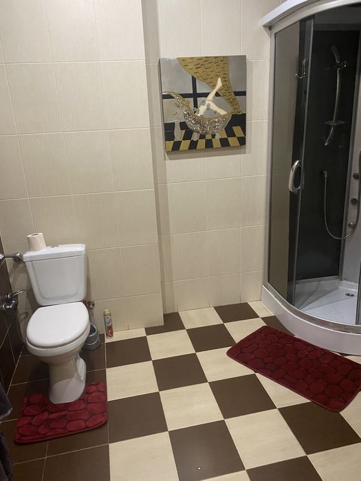 Сдам посуточно почасово 3часа-400,1-но комнатную квартиру на 95-м