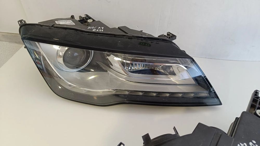 Farol óptica direito xenon Audi A7 2011
