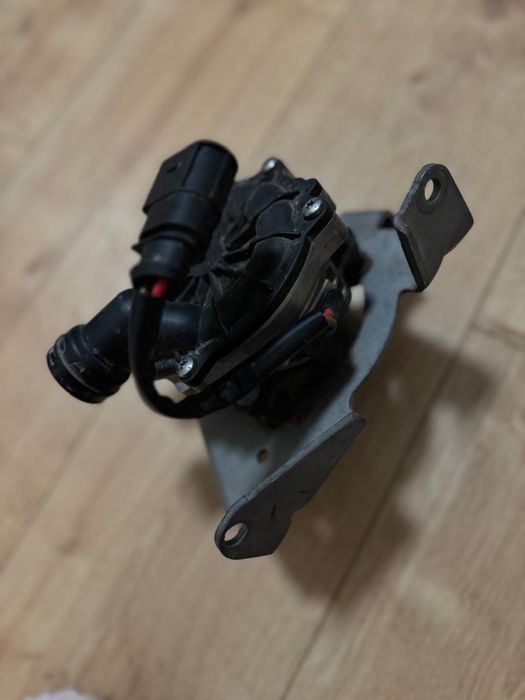 Насос вторинного повітря (насос вторичного воздуха) на пасат В7!