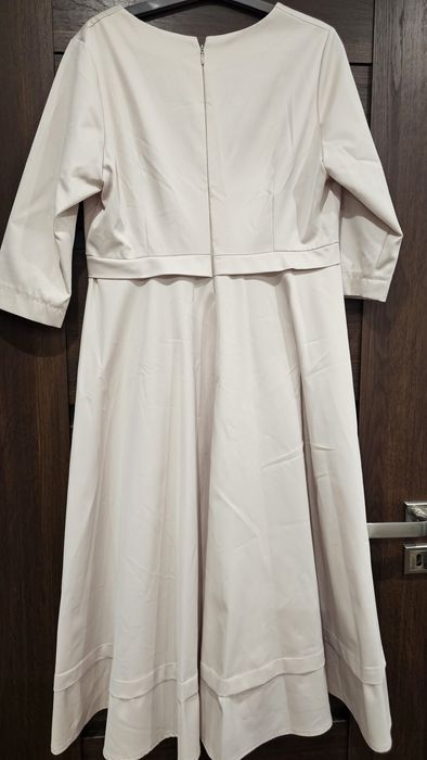 Sukienka ślubna beżowa