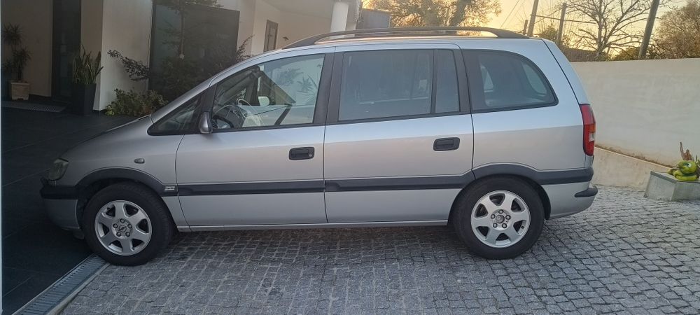 Opel Zafira 2.0 com 7 Lugares