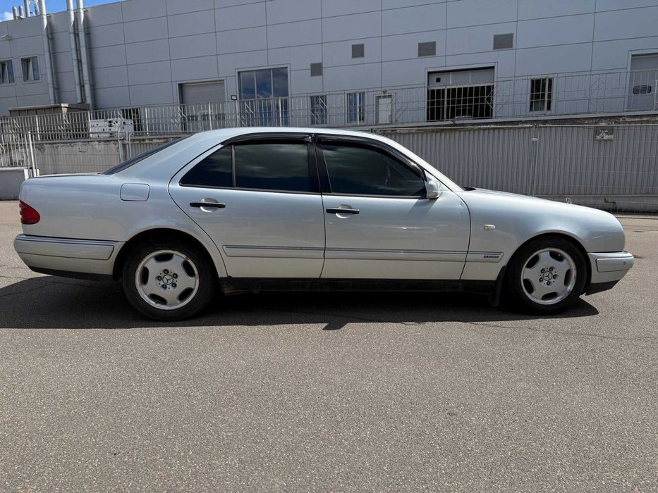 Mercedes-Benz E-Class 1998