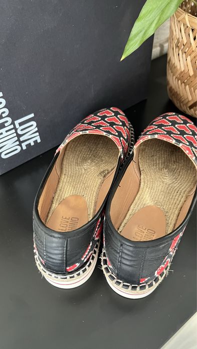 Espadryle oryginalne Love Moschino czarno czerwone serca rozm.36