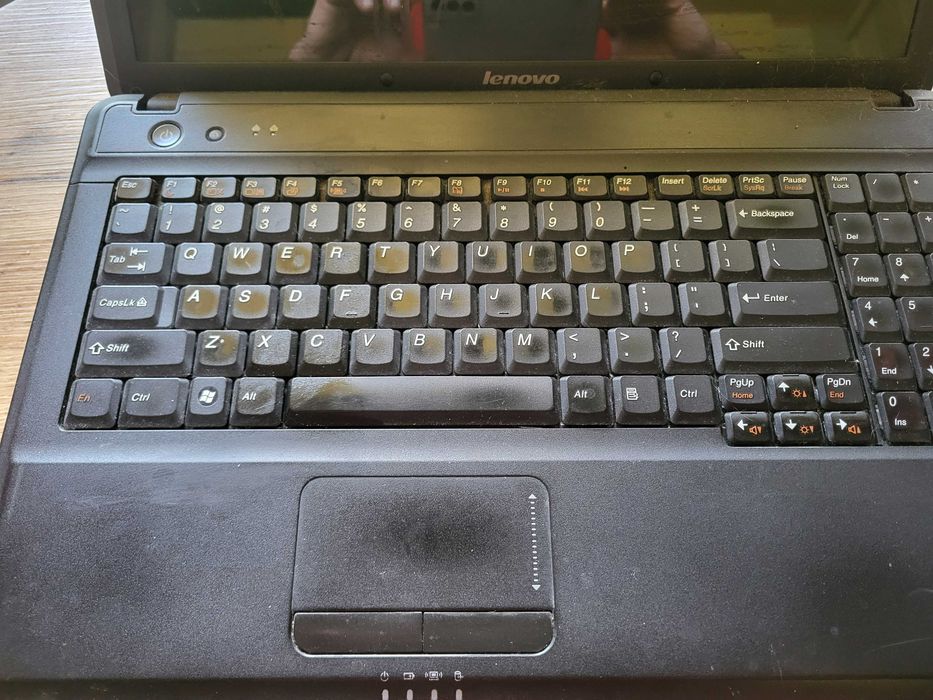 Laptop Lenovo g550 z zasilaczem