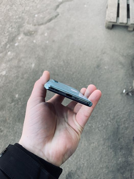 Продам телефон one plus nord 8/128 90гг экран