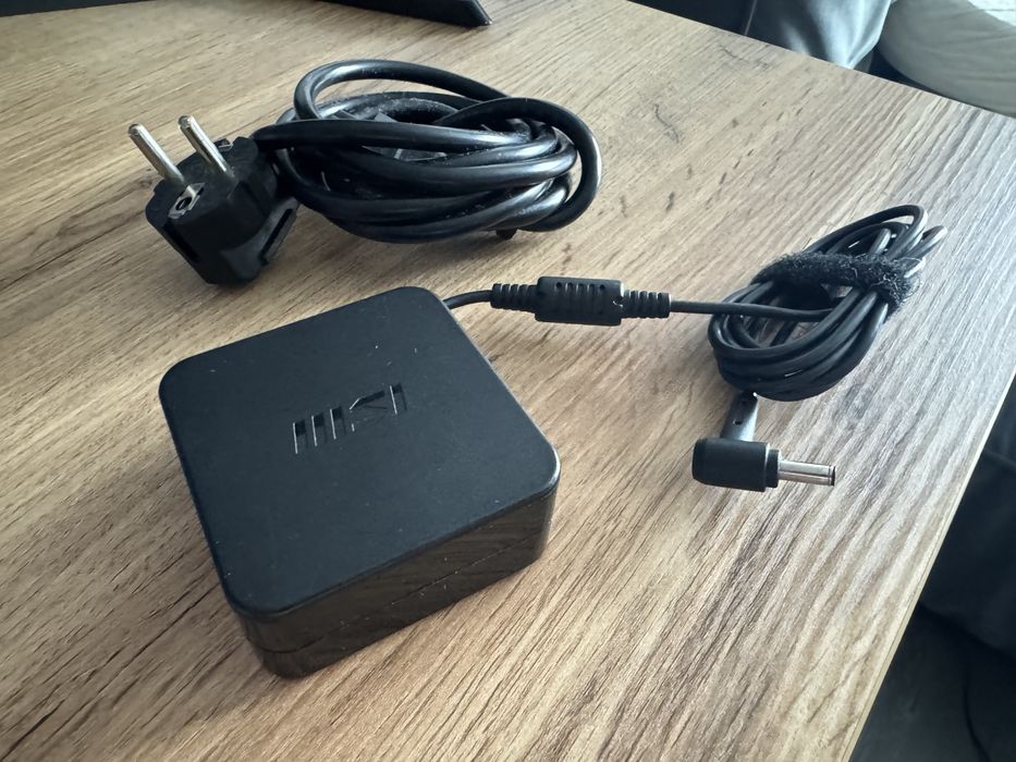 Блок живлення MSI / Asus ADP-65GD 4.5x3.0 (19V 3.42A 65W) оригінальне зарядне з ноутбука  MSI Modern
