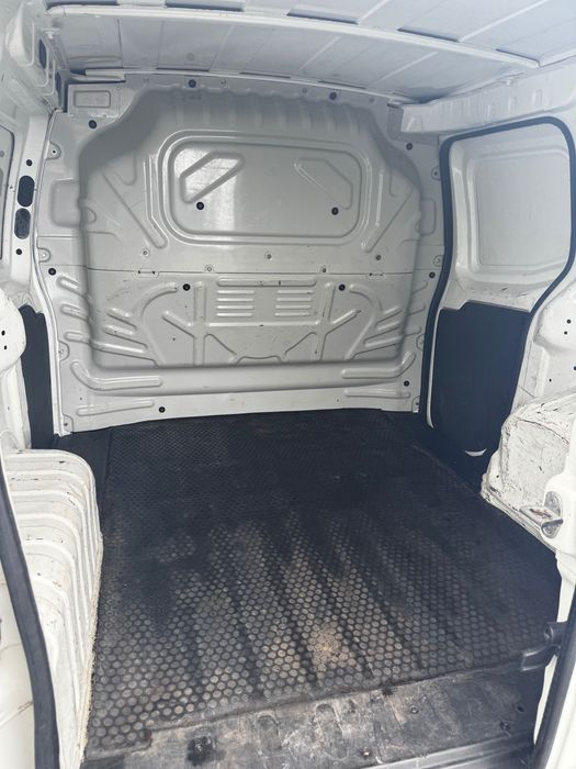 Fiat Fiorino 1.3 Multijet • Ano 2016 • Económica • Pronta a Trabalhar