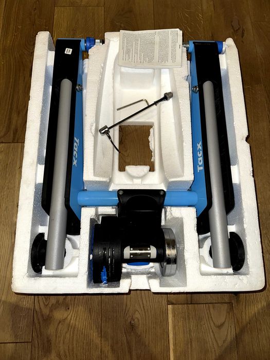 Велостанок Tacx Blue Twist (велотренажер)