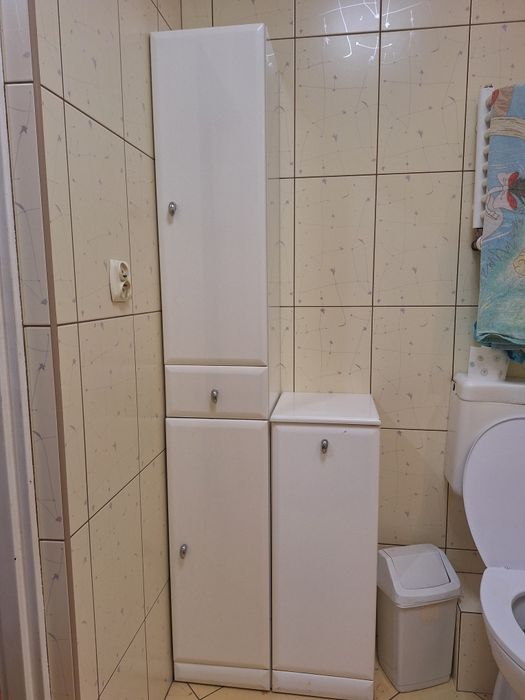 Komplet mebli łazienkowych z lustrem – KOŁO