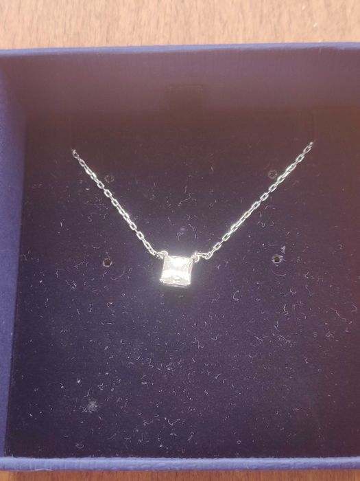 Colar com cristal swarovski