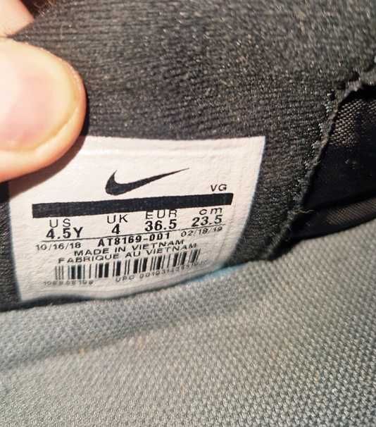 Wygodne czarne  adidasy Nike