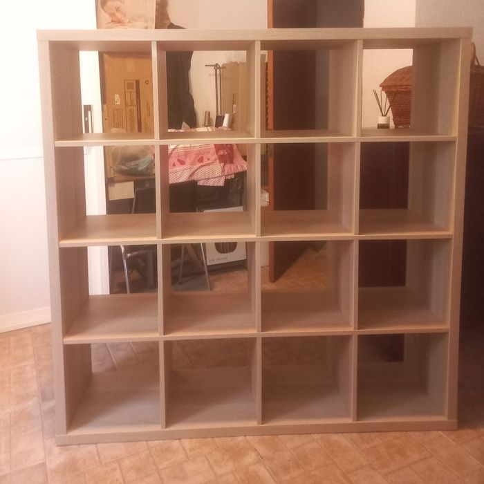 Estante KALLAX 16 compartimentos