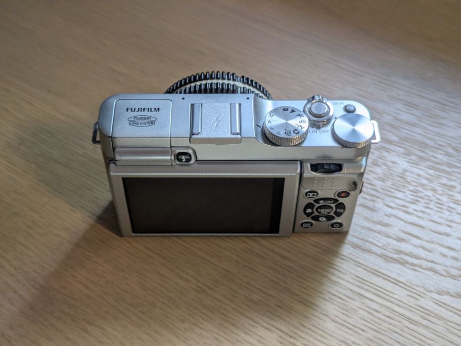 Fujifilm XM1 Silver
