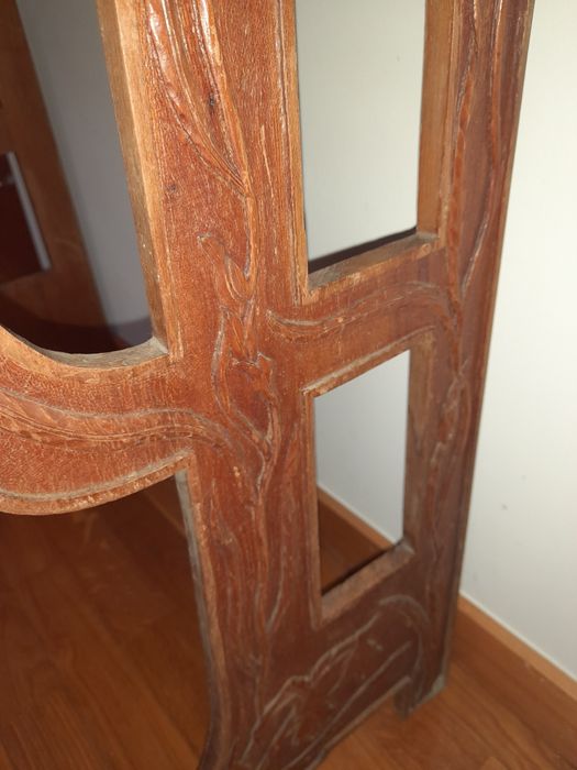 Floreira antiga em madeira .