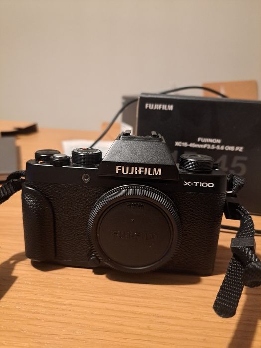 Fujifilm X-T100 + Lente FUJINON XC 15-45mm F3.5-5.6 OIS PZ (Nova)