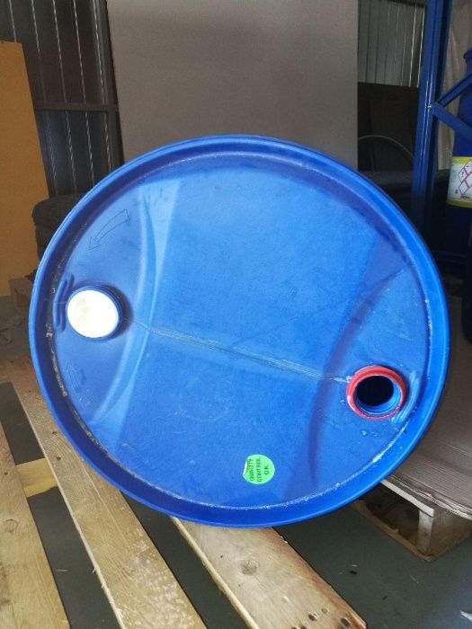 пластиковая бочка вместимостью 200 л