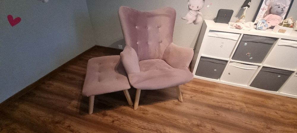 Fotel uszak z podnóżkiem