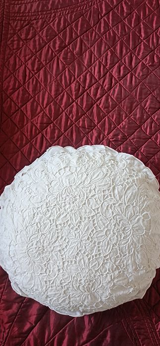 Almofadas em linho bordado