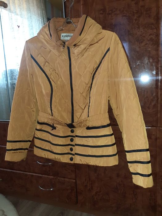 Куртка жіноча  демісезонна