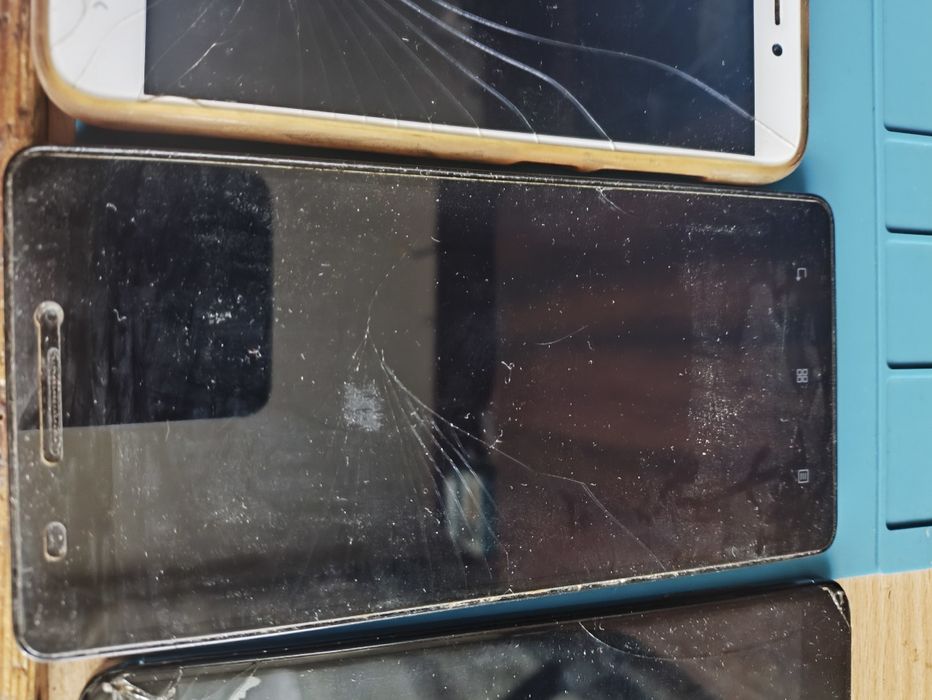 На запчасти телефоны