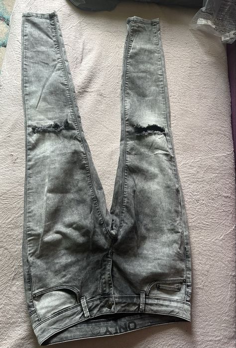 Джинсы скини42-44 р рваные