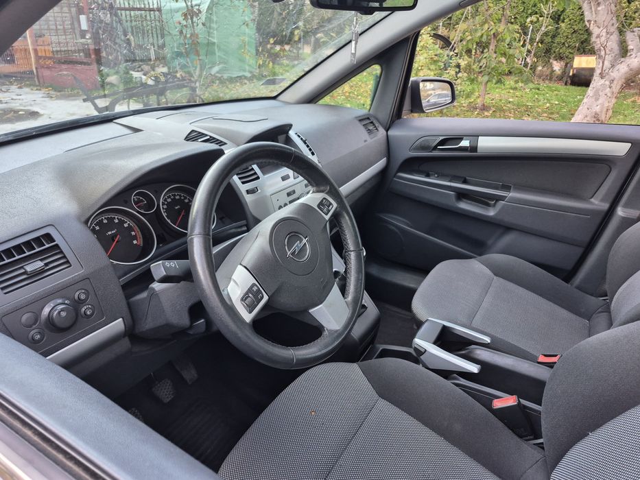 Samochód  Opel Zafira