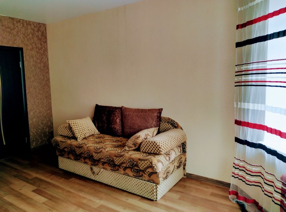 2-кім. Дзеркальна шафа. Район Північний ."Чайка". Подобово. Ціна доби.