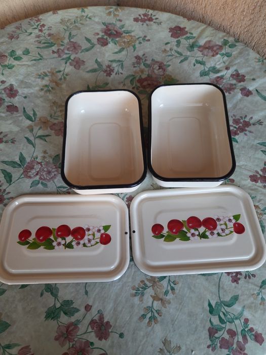 2 эмалированных судка