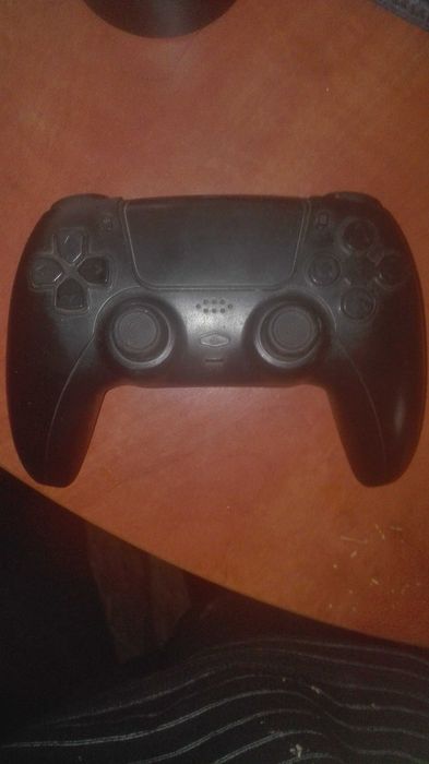 Pady PS4 oryginalny plus 2 bdb zamienniki 60zl
