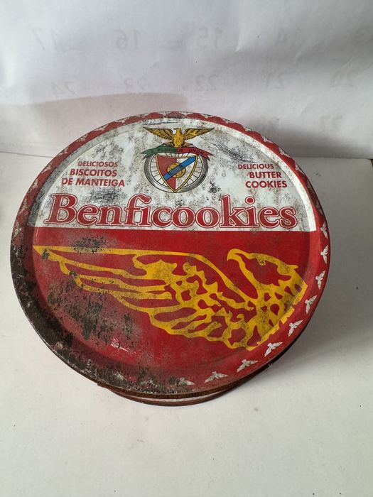 Caixa de biscoitos antiga