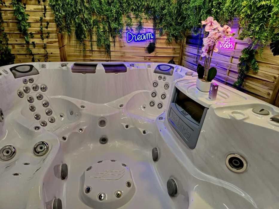 Luksusowe jacuzzi ogrodowe idealne na zime Sundance 880 Maxxus raty !