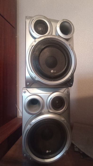 Музикальний центр LG LM-3365