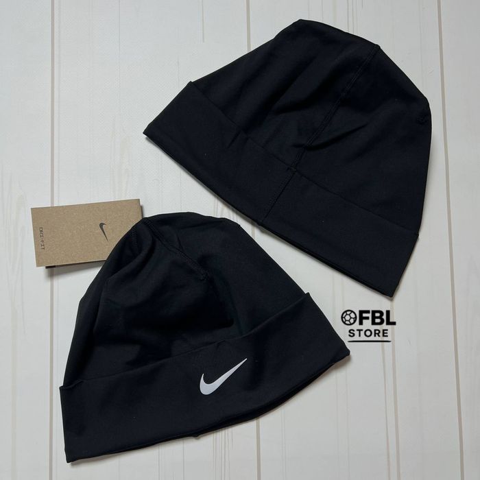 Термо шапка Nike Peak Beanie для футболу, бігу чи тренувань
