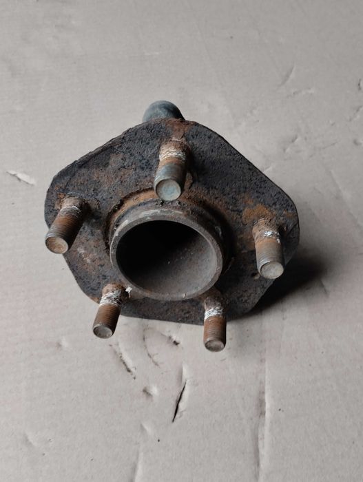 Цапфа ступиця передн задн R L Tesla Model 3 2018-2020