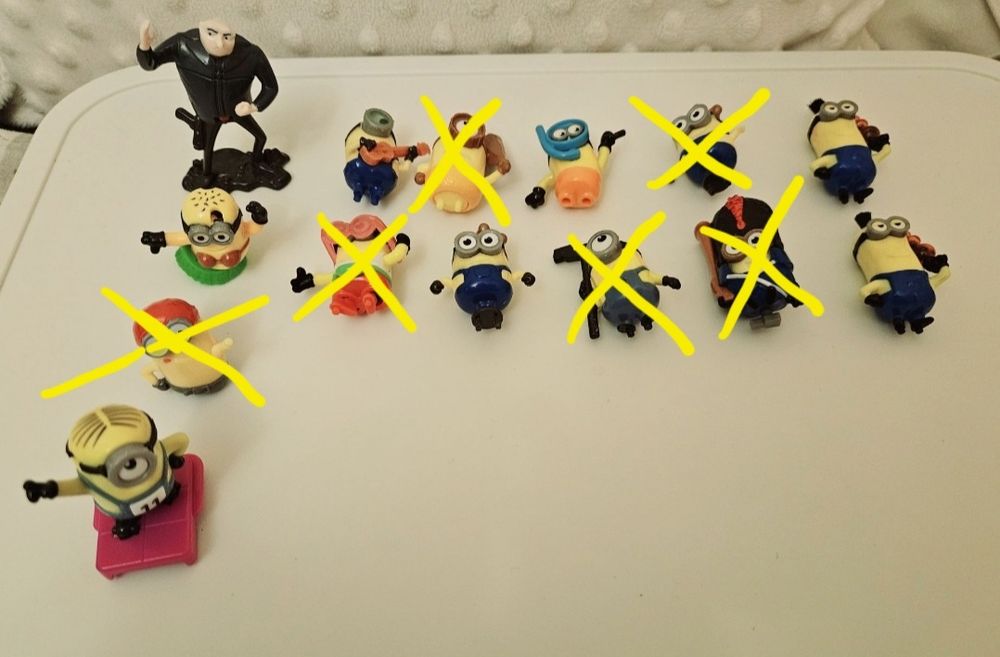 Figurki Minionki z Kinder Niespodzianki - Zestaw 8szt.