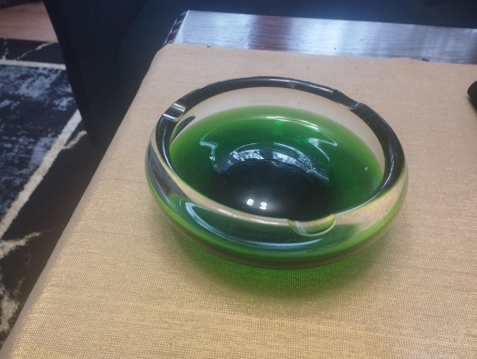 Popielnica ( grube szkło )