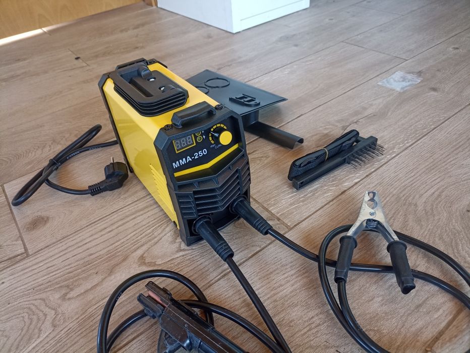 Máquina solda inverter elétrodo 250 amp nova  soldadura