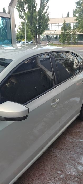 Volkswagen polo sedan