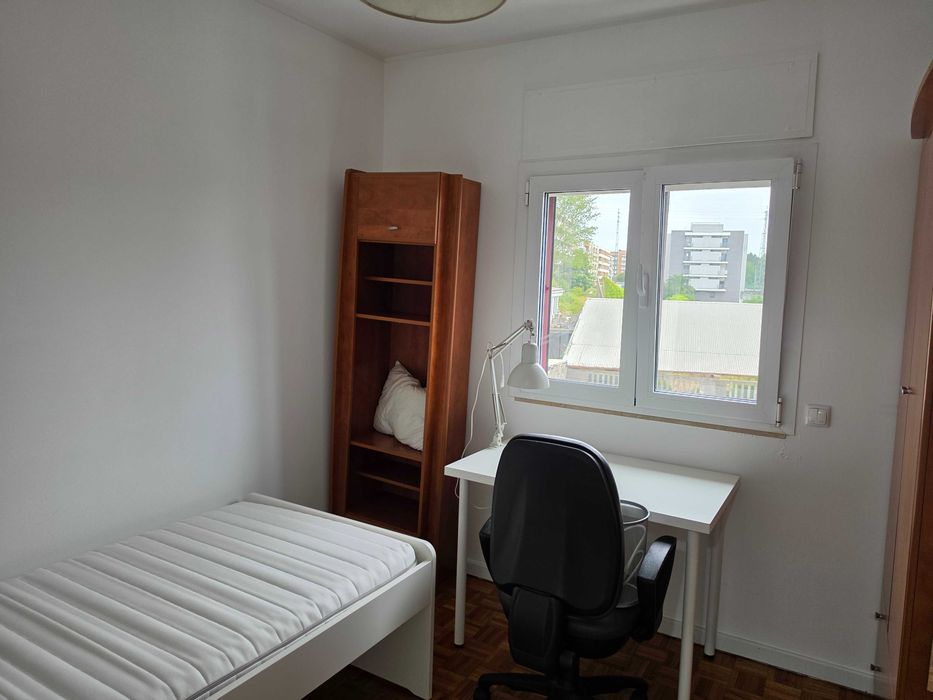Quarto junto ao ISCAP e Hosp. S. João
