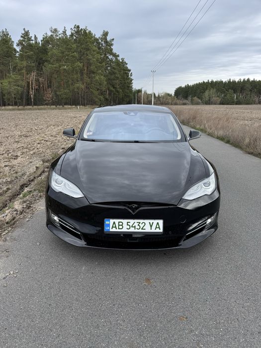 Продам Tesla model S 2016