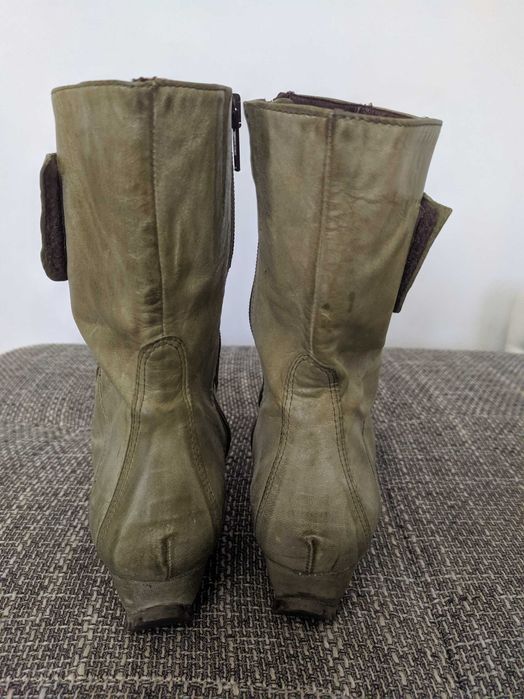 Сапоги короткие демисезонные из натуральной кожи