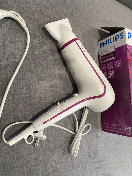 Прилади для укладки волосся фен Philips