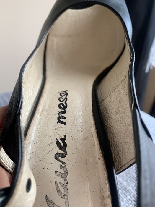 Czarne sandały na szpilce Laura Messi rozm. 40