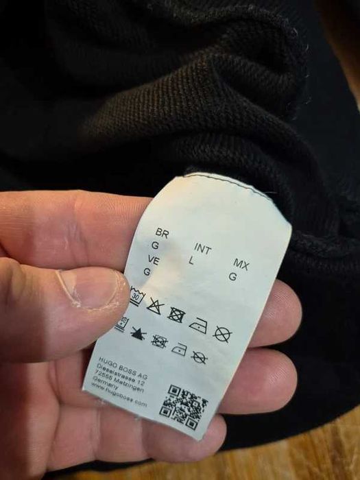 Czarna bluza HUGO biały napis