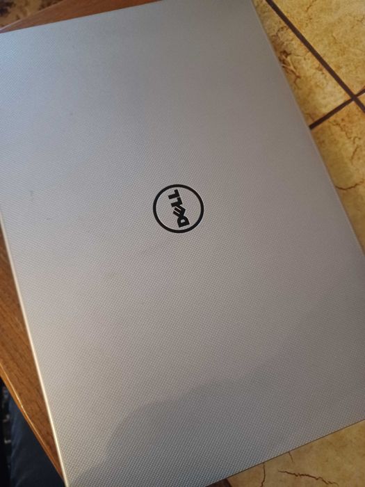 Laptop DELL z Windows 10