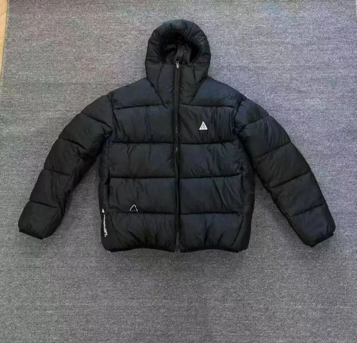 Продам пуховики nike agg