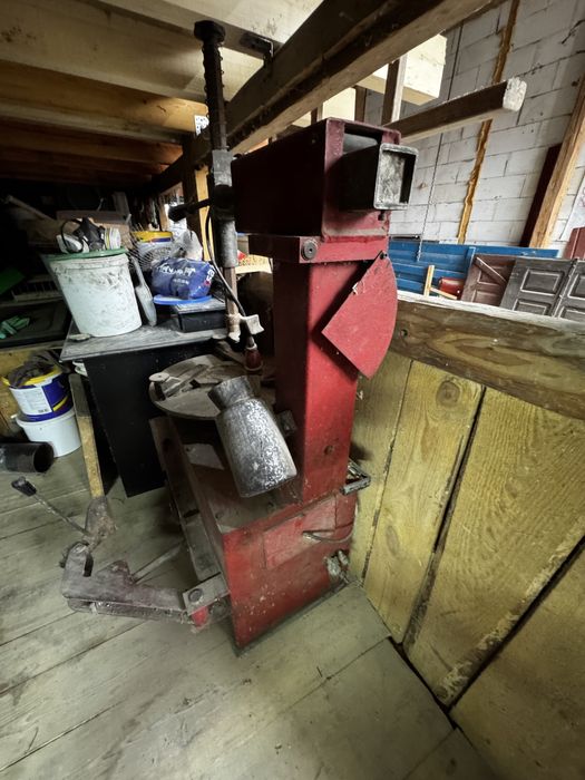 Montażownica do opon